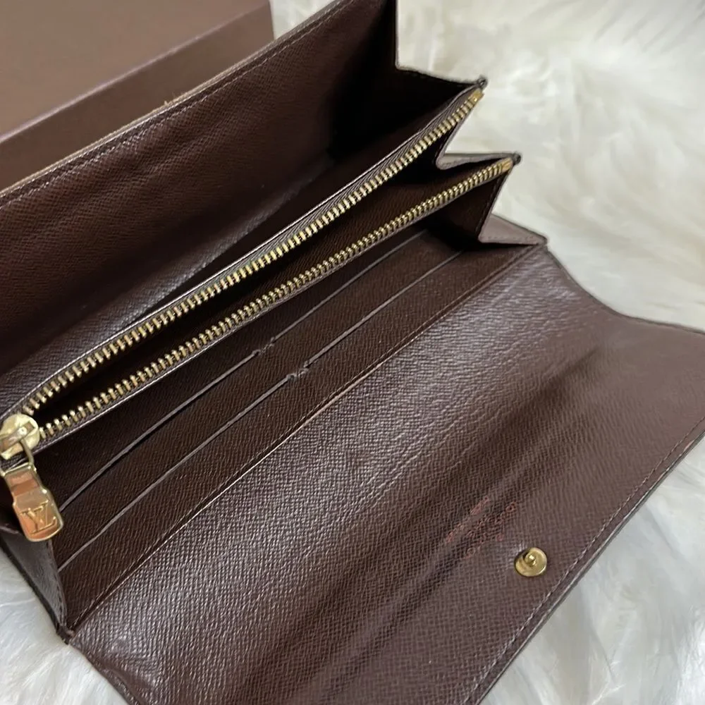 💯Authentic Louis Vuitton DE Long Wallet 🍀